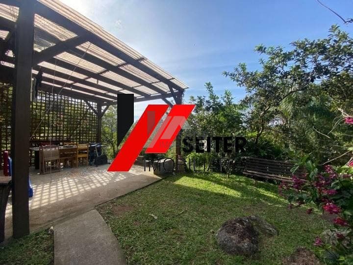 Casa de 4 dormitorios a venda Sambaqui Florianopolis