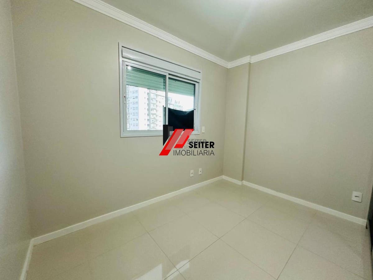 Apartamento de 4 dormitorios com suite para alugar Tom Jobim Itacorubi