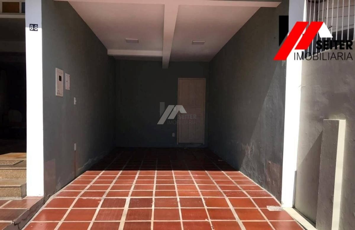 Casa a venda de 4 dormitórios no Centro de Florianópolis