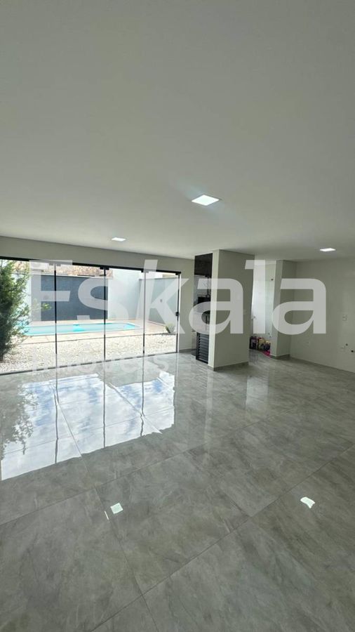 Sobrado Com 01 Suíte + 02 Quartos Com Piscina Três Rios Do Sul - Jaraguá Do Sul