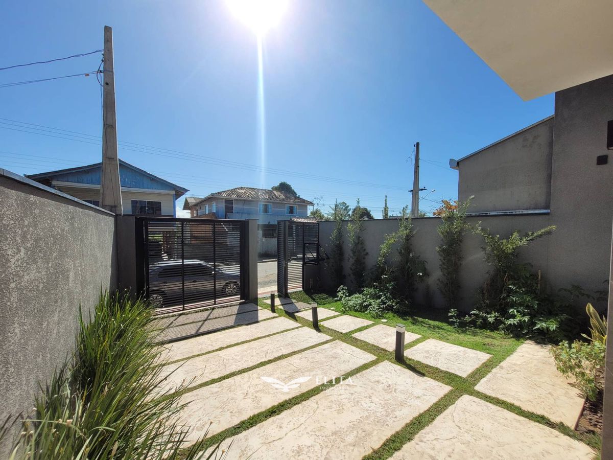 Casa com 2 Quartos, sendo 1 Suíte e Piscina à Venda em Itajuba, Barra Velha!