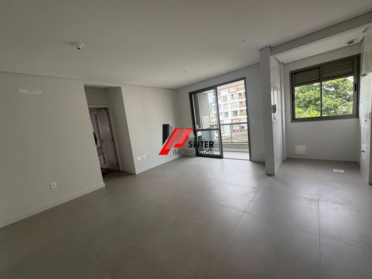 Apartamento novo de 3 dormitorios a venda proximo da UFSC no bairro Carvoeira