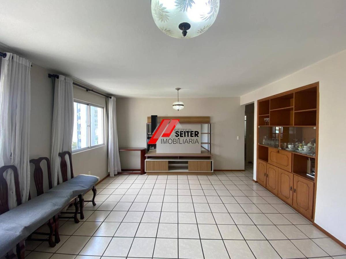 Apartamento com 3 dormitórios à venda no centro de Florianópolis