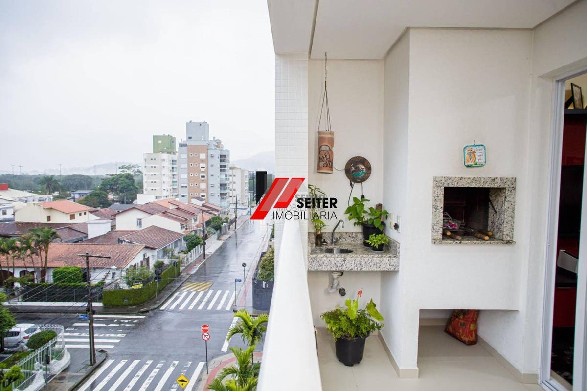 Apartamento à venda no bairro Trindade em Florianópolis.