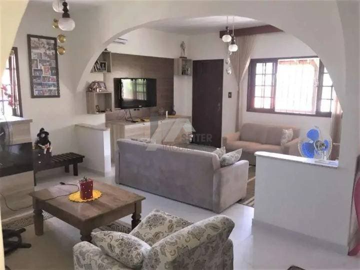 Casa 3 dormitórios com suite à venda Itacorubi Florianópolis