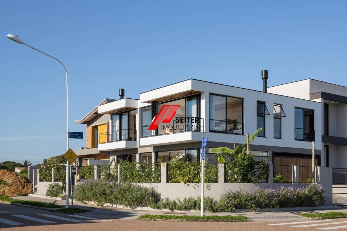 Casa à venda com 4 dormitórios no Campeche Florianópolis