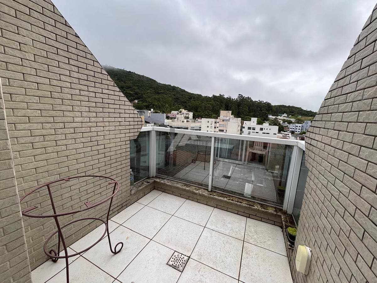 Cobertura 3 suites venda Trindade florianopolis