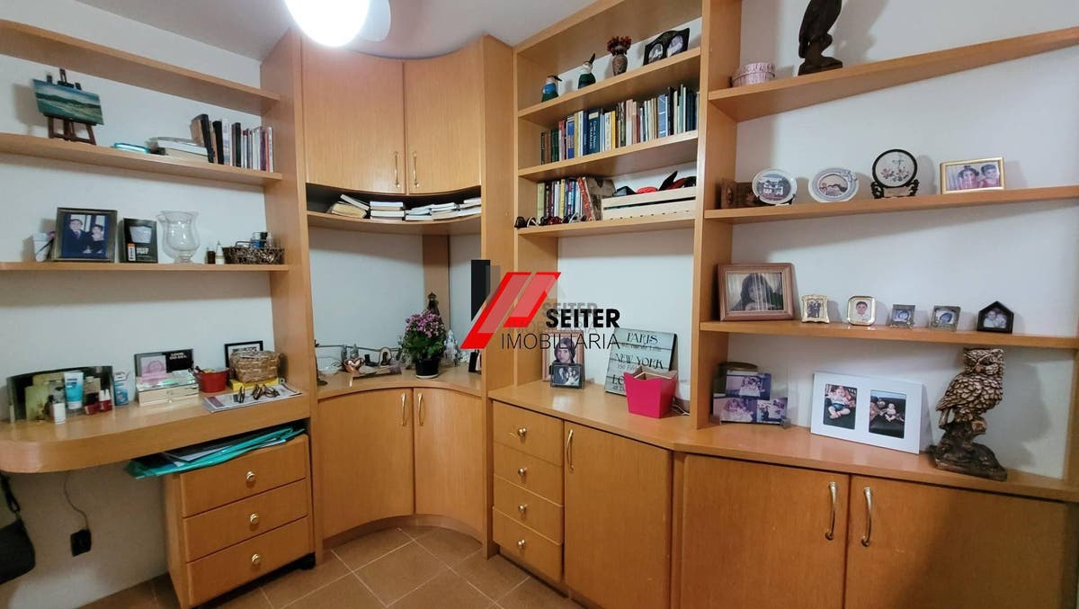 Casa com 4 quatro quartos para locação trindade florianópolis