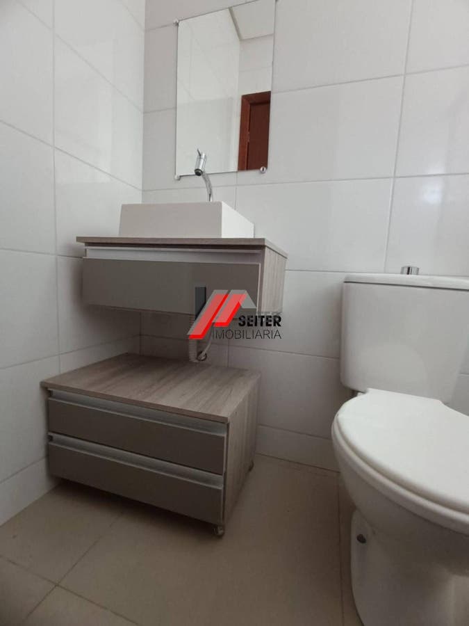Apartamento térreo de 2 dormitórios à venda na praia do Campeche em Florianópolis