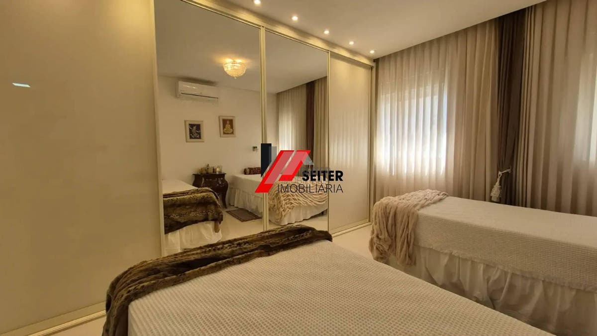 Cobertura 2 dormitórios com suite venda Centro Florianópolis