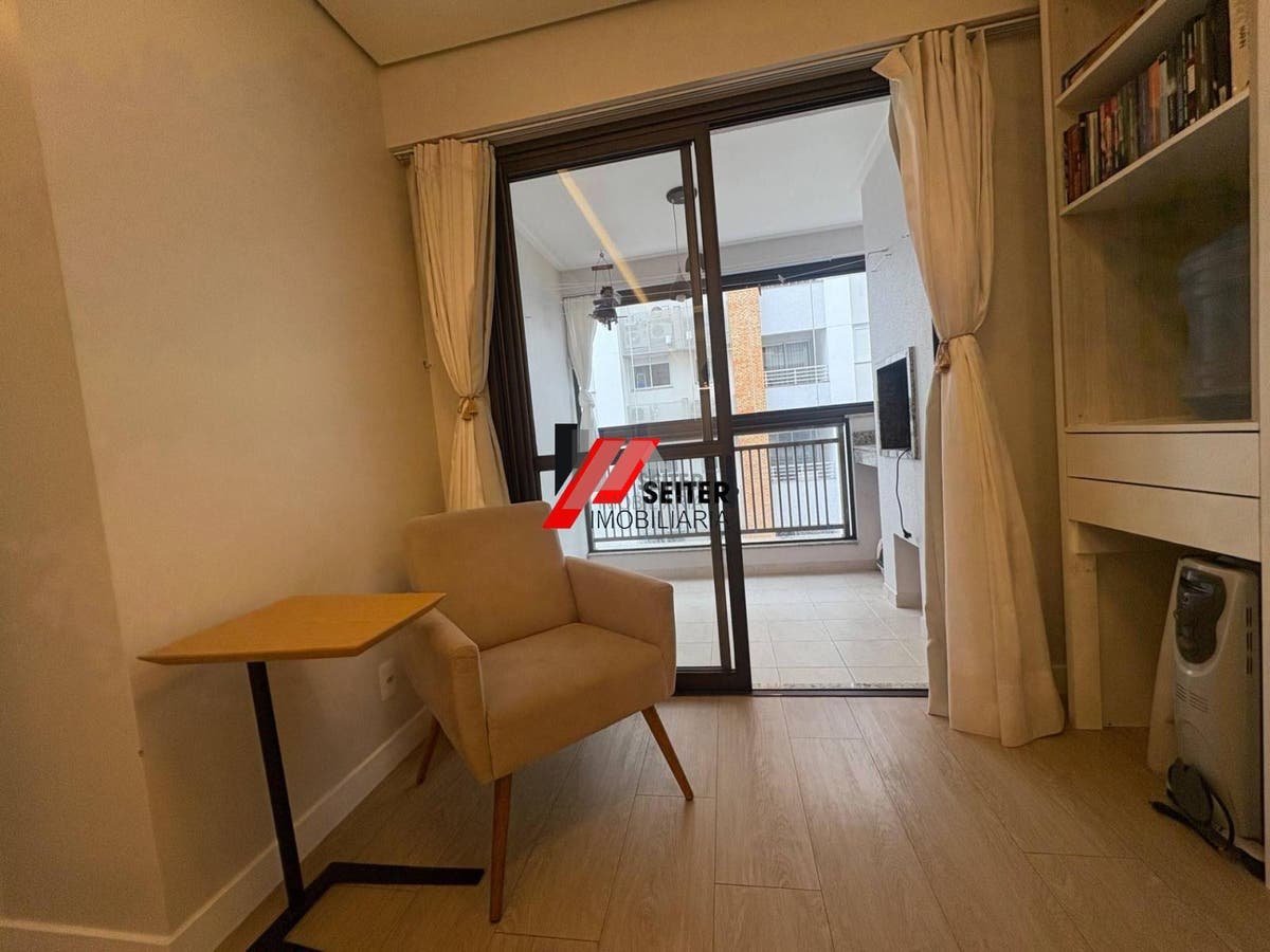 Apartamento de 2 Domitorios com Suite a Venda em Florianopolis