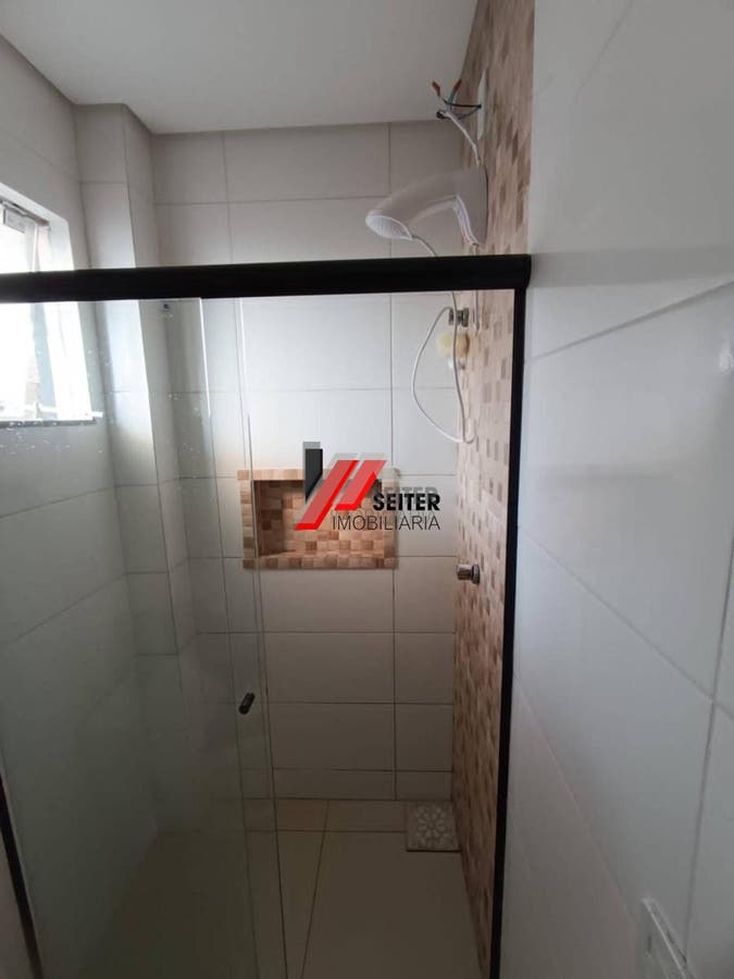 Apartamento térreo de 2 dormitórios à venda na praia do Campeche em Florianópolis