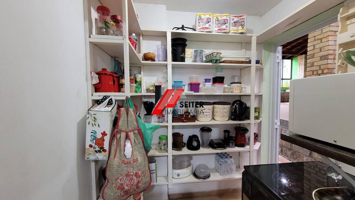 Casa com 4 quatro quartos para locação trindade florianópolis