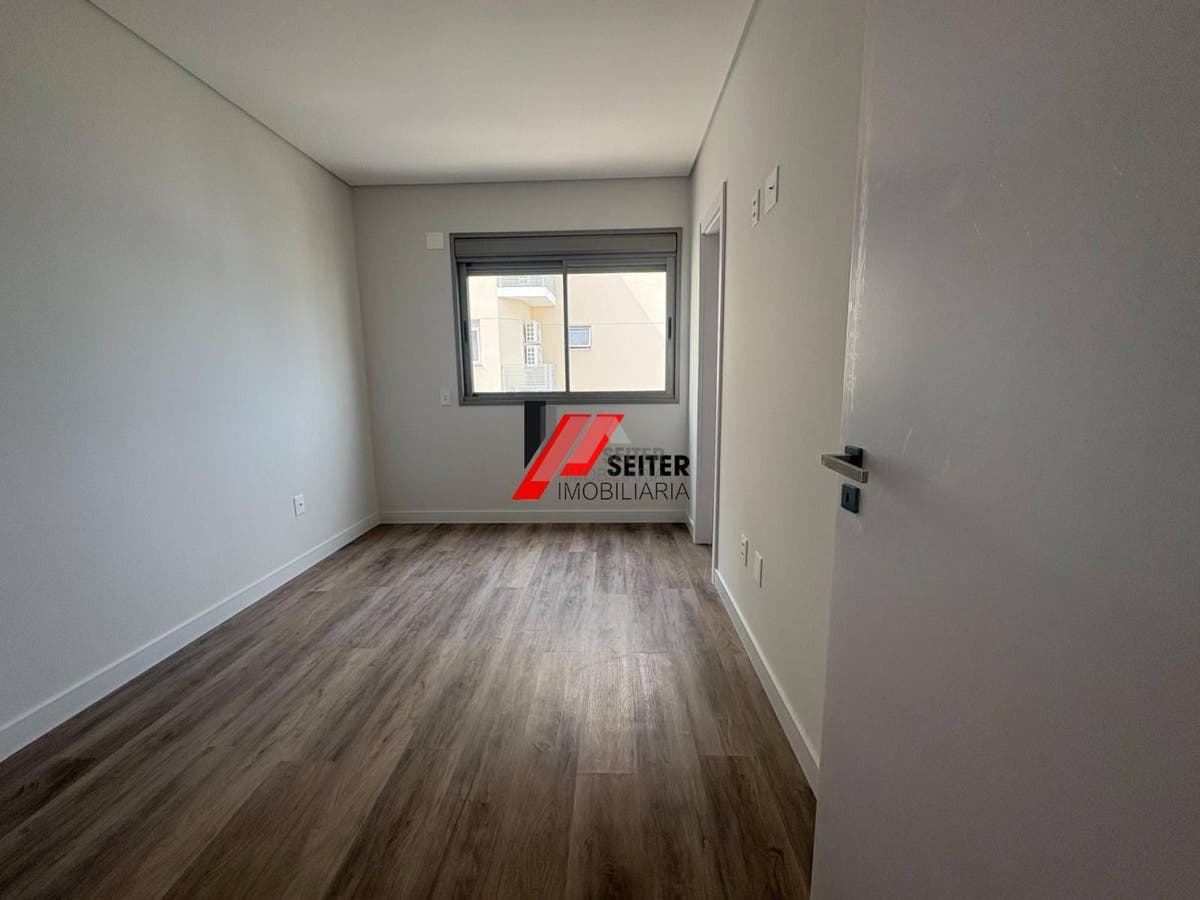 Apartamento novo de 3 dormitorios a venda proximo da UFSC no bairro Carvoeira