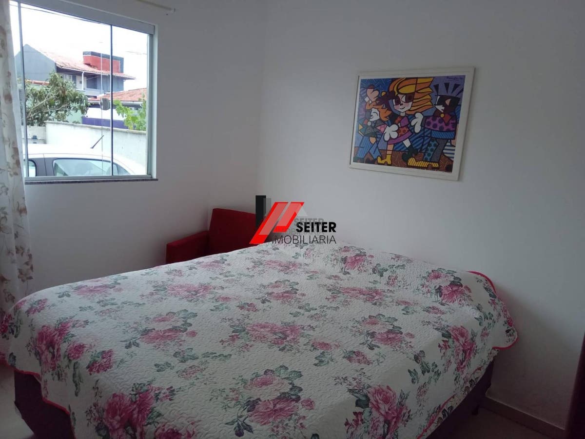 Apartamento térreo de 2 dormitórios à venda na praia do Campeche em Florianópolis