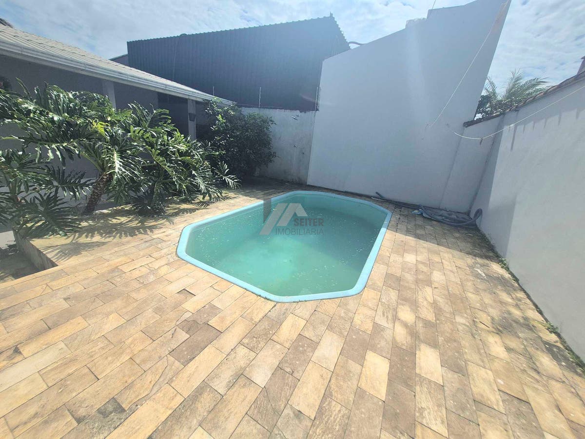 Casa de 4 quartos para alugar no Santa Monica Florianopolis