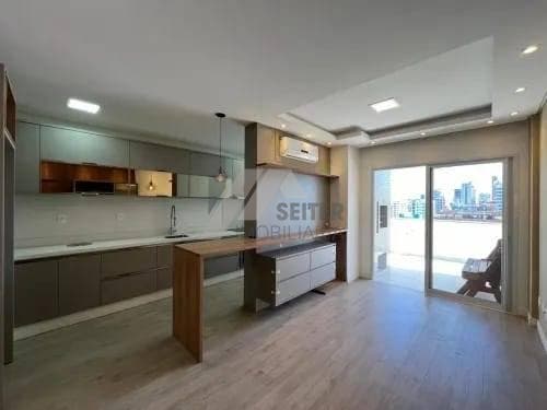 Apartamento com 2 quartos, Centro - Florianópolis