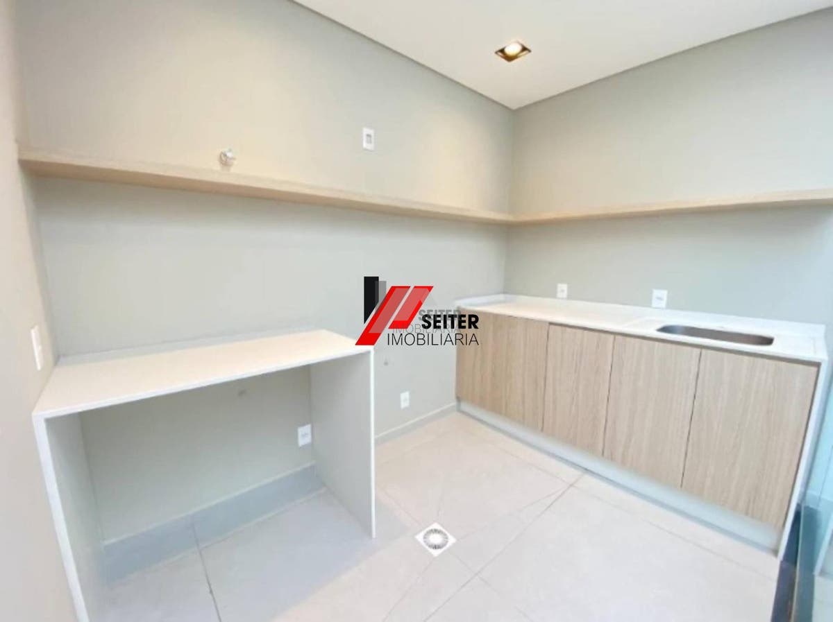 Apartamento a venda com 2 dormitórios em jurere florianópolis