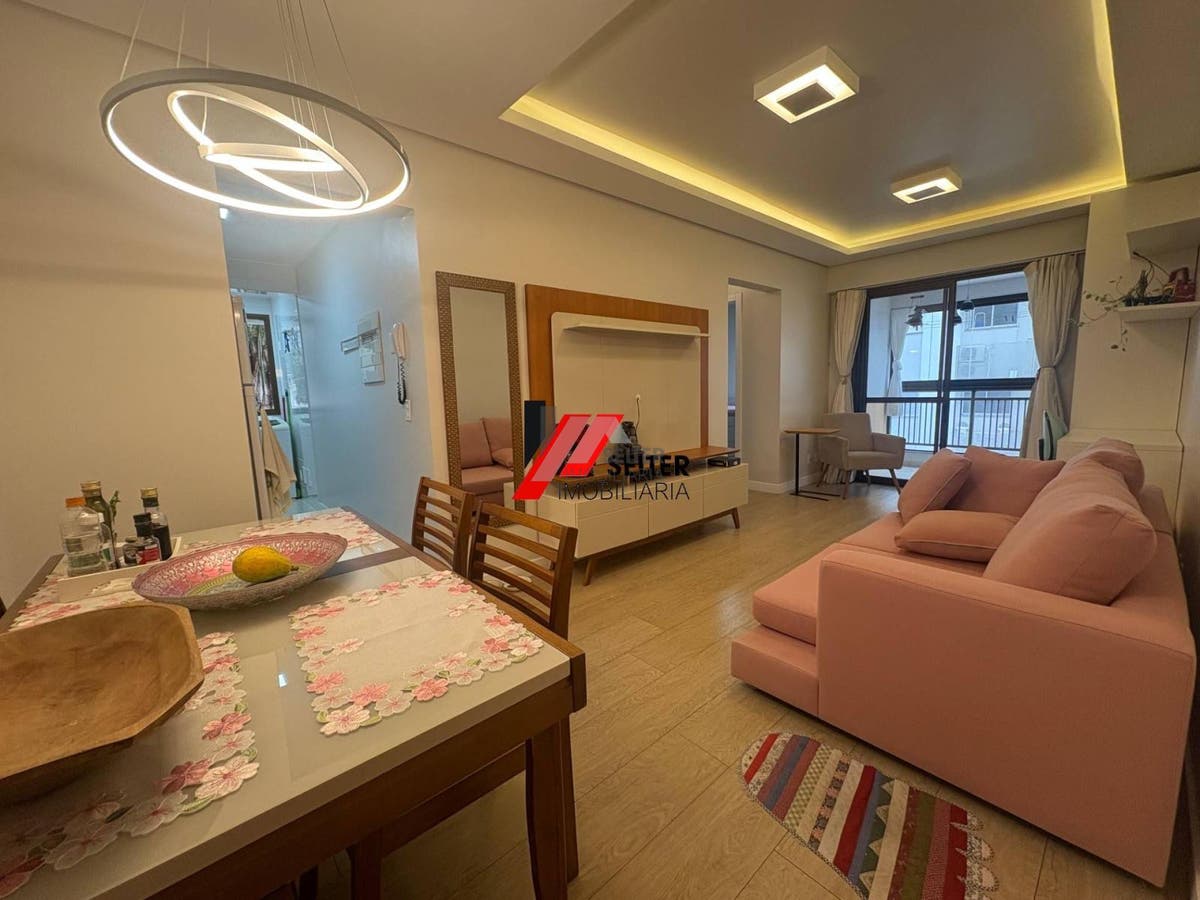 Apartamento de 2 Domitorios com Suite a Venda em Florianopolis