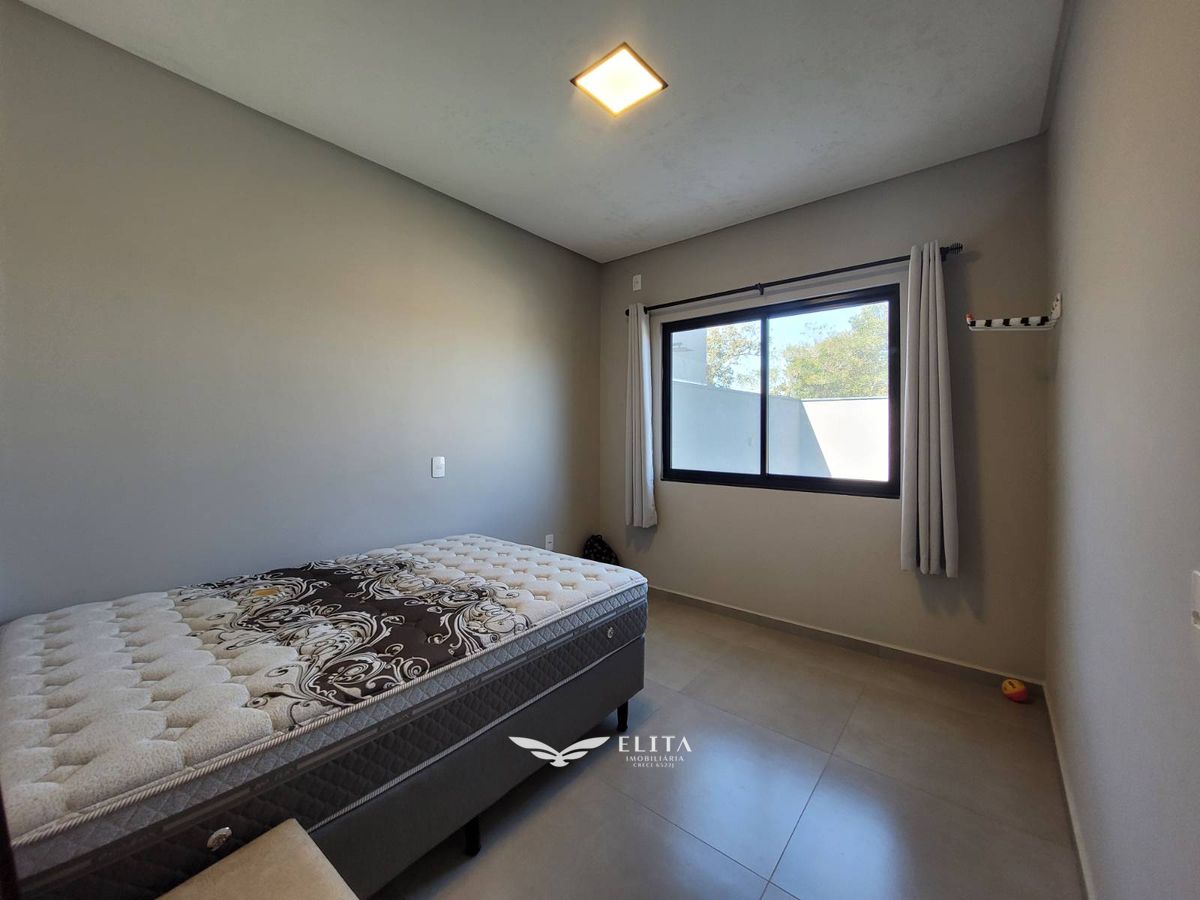 Casa com 2 Quartos, sendo 1 Suíte e Piscina à Venda em Itajuba, Barra Velha!