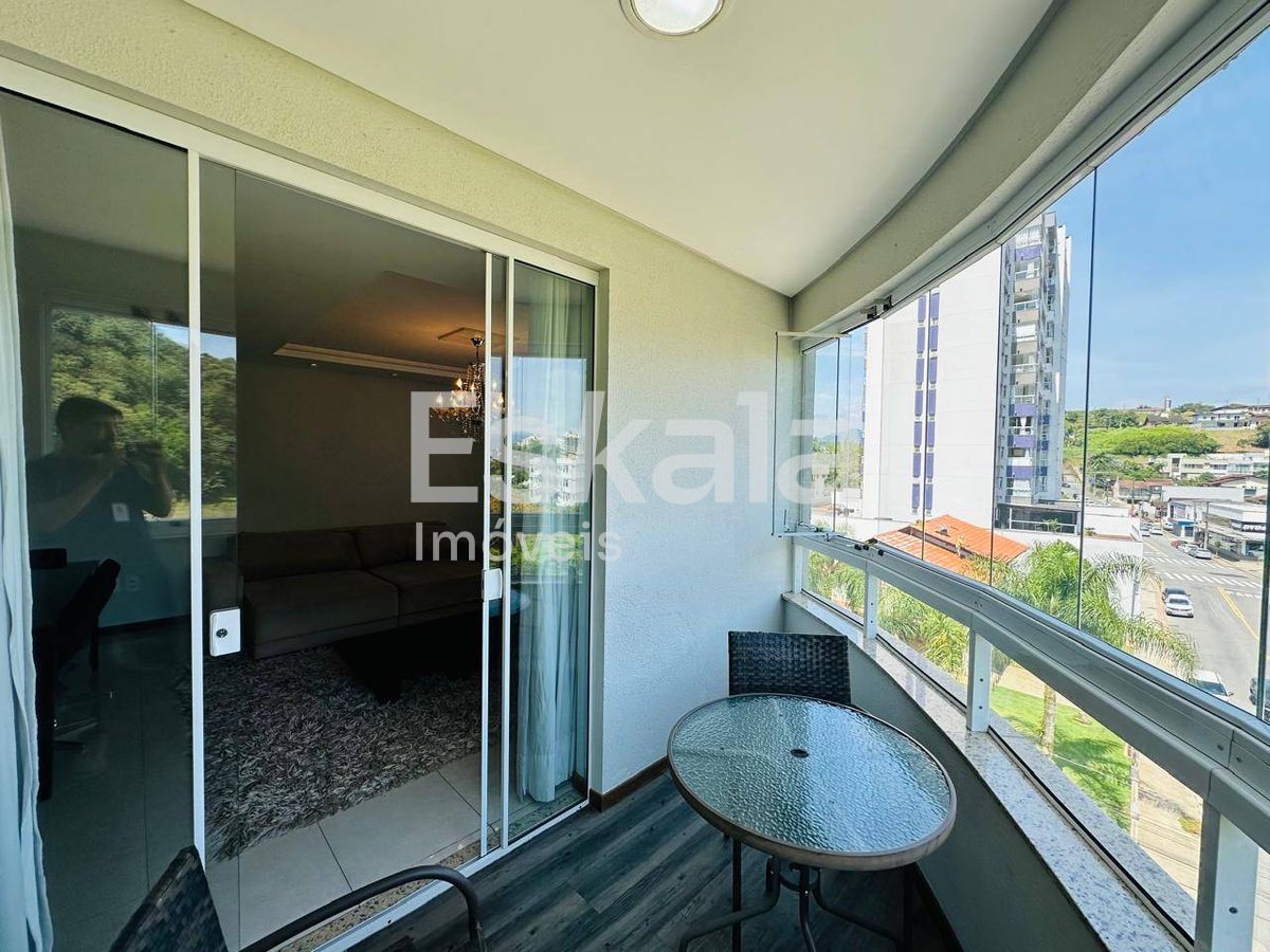 Apartamento porteira fechada com 01 suíte+ 02 quartos centro - jaraguá do sul