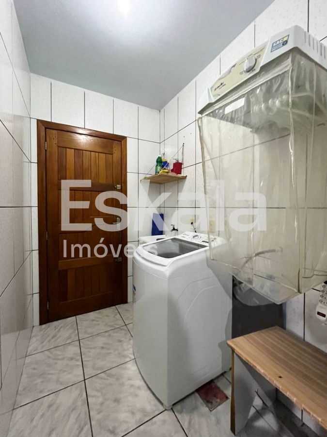 Casa Semimobiliada Com 04 Quartos Santo Antônio - Jaraguá do Sul