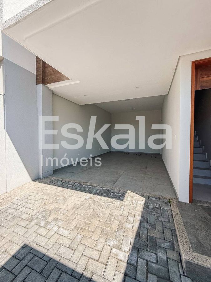 Triplex com vaga de garagem coberta vila lenzi - jaraguá do sul