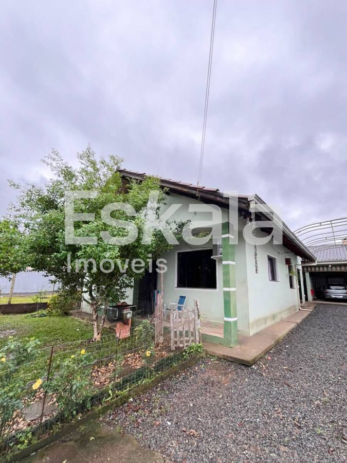 Casa Semimobiliada Com 04 Quartos Santo Antônio - Jaraguá do Sul