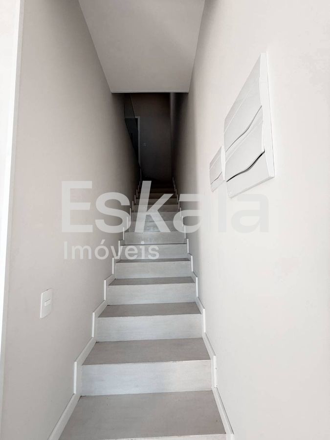 Triplex com vaga de garagem coberta vila lenzi - jaraguá do sul