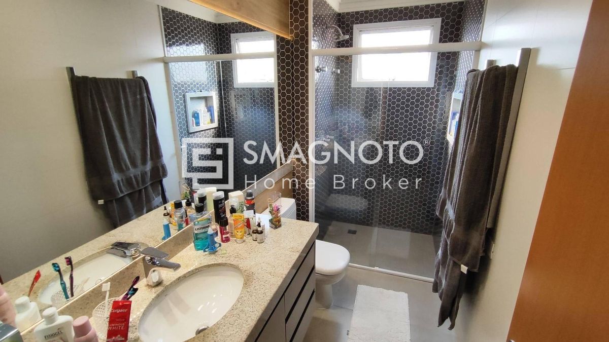 Apartamento com Marcenaria Completa e Fino Acabamento no Edifício Saint Barth