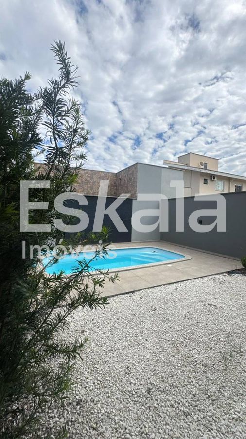 Sobrado Com 01 Suíte + 02 Quartos Com Piscina Três Rios Do Sul - Jaraguá Do Sul