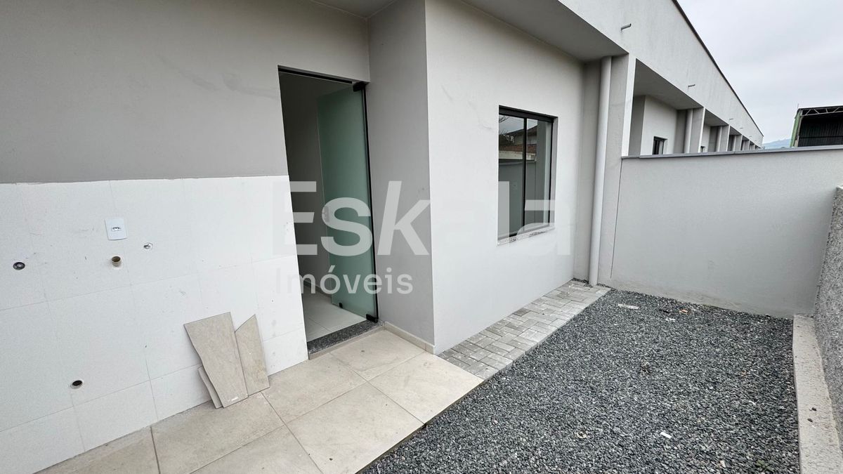 Casa Geminada Com 02 Quartos Avaí - Guaramirim