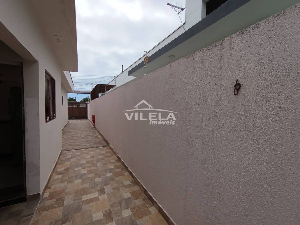 Linda casa com piscina no morro do algodão