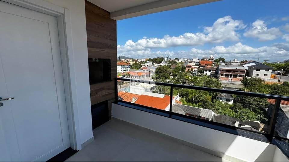 Apartamento com arquitetura moderna- centro- barra velha/sc.