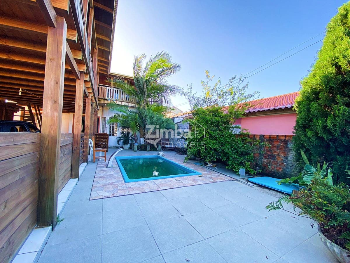 Casa de 7 quartos, 300m² no bairro Vila Nova Alvorada (Divineia), em Imbituba | Eu Corretor
