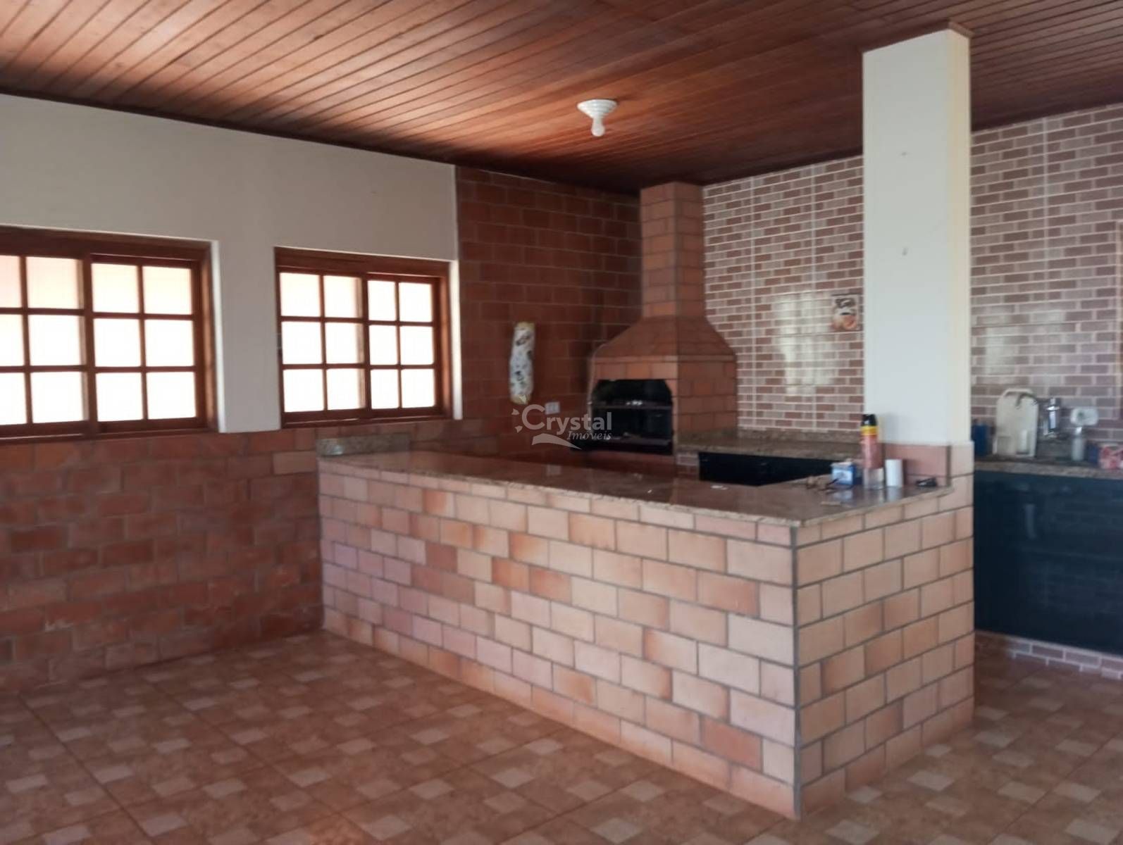 Casa à Venda com 4 Quartos (1 Suíte Completa), Garagem Coberta e Solarium no Estribo - Avaré. Foto 2
