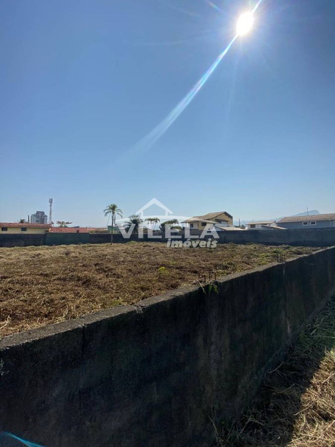 Área com 2000 m²