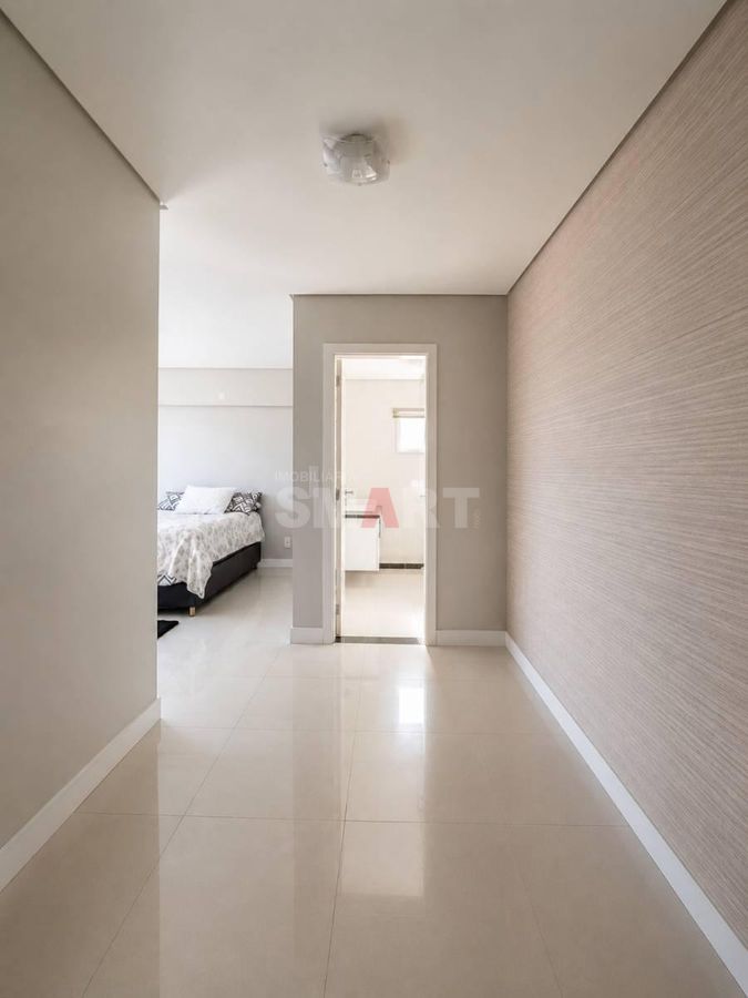 Apartamento no Centro de Jaragua com 1 Suite e 2 Quartos