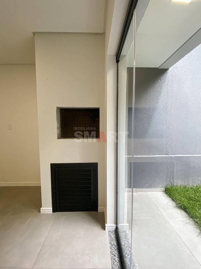 Sobrado Geminado Triplex com 2 Suítes Ilha da Figueira