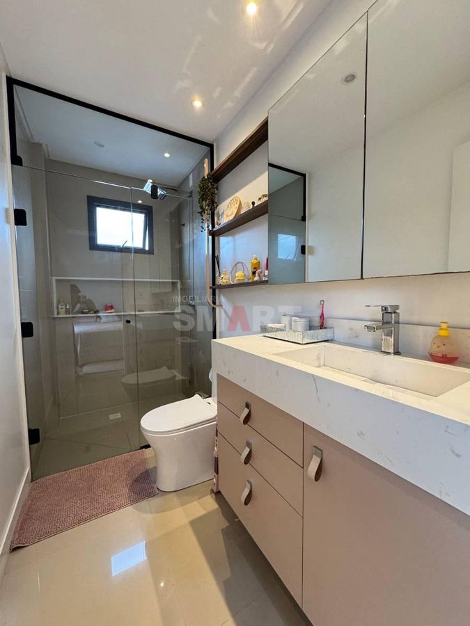 Apartamento Semimobiliado com 3 Suítes à Venda no Jaraguá Esquerdo