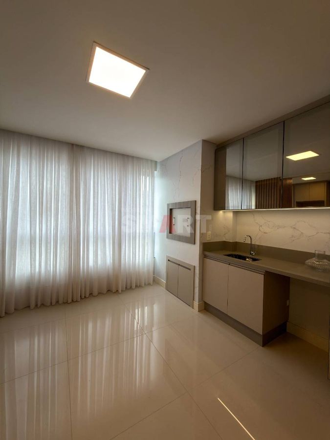 Apartamento Mobiliado no Centro com 3 suítes