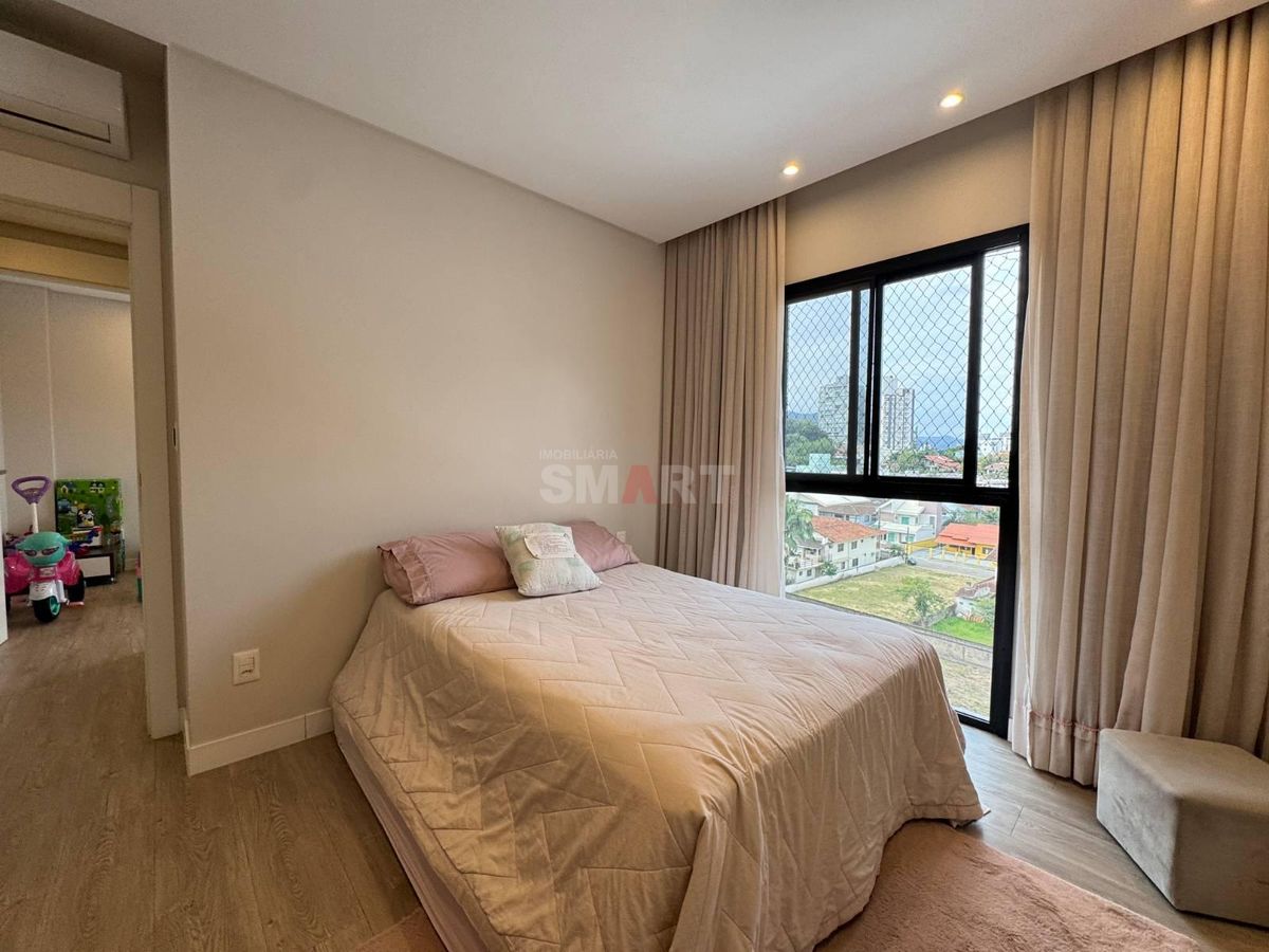 Apartamento Semimobiliado com 3 Suítes à Venda no Jaraguá Esquerdo