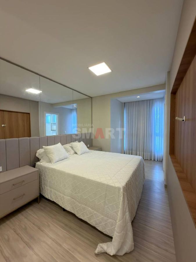 Apartamento no Centro com 3 Suítes e 2 Vagas de Garagem