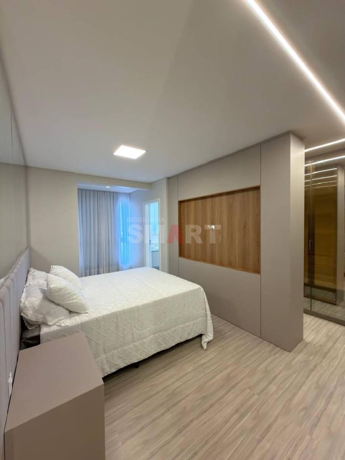 Apartamento no Centro com 3 Suítes e 2 Vagas de Garagem