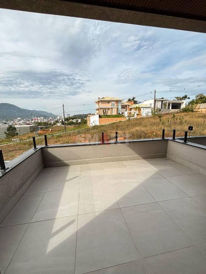Casa com Elevador e 3 Andares Alto Padrão no Tifa Martins