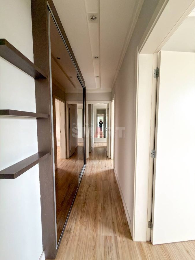 Apartamento no Centro com 1 Suíte + 2 Quartos Prédio Completo