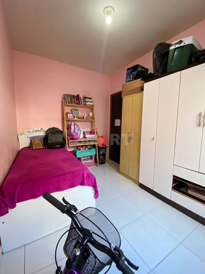 Apartamento Semimobiliado com 2 Quartos no Rau