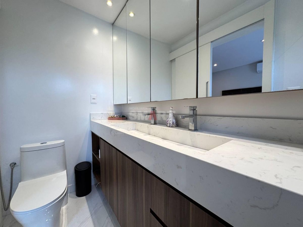 Apartamento Semimobiliado com 3 Suítes à Venda no Jaraguá Esquerdo