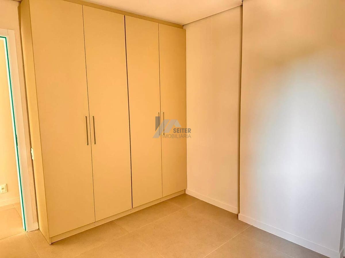 Apartamento a venda com 2 quartos Centro Florianópolis