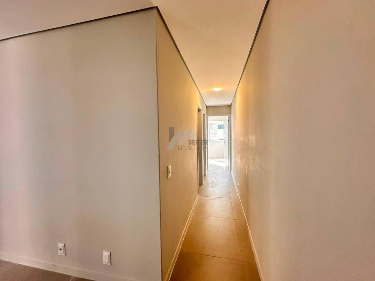 Apartamento a venda com 2 quartos Centro Florianópolis